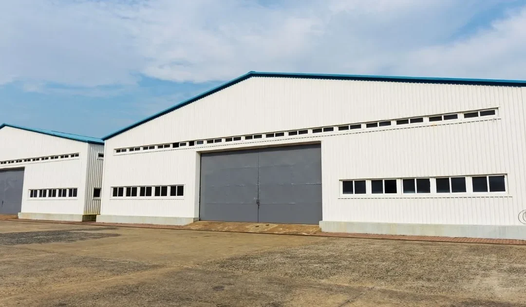 Todo lo que define una nave industrial: estructura, normativa y funcionamiento
