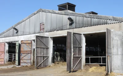 Puertas para naves agrícolas: tipos, materiales y cómo elegirlas